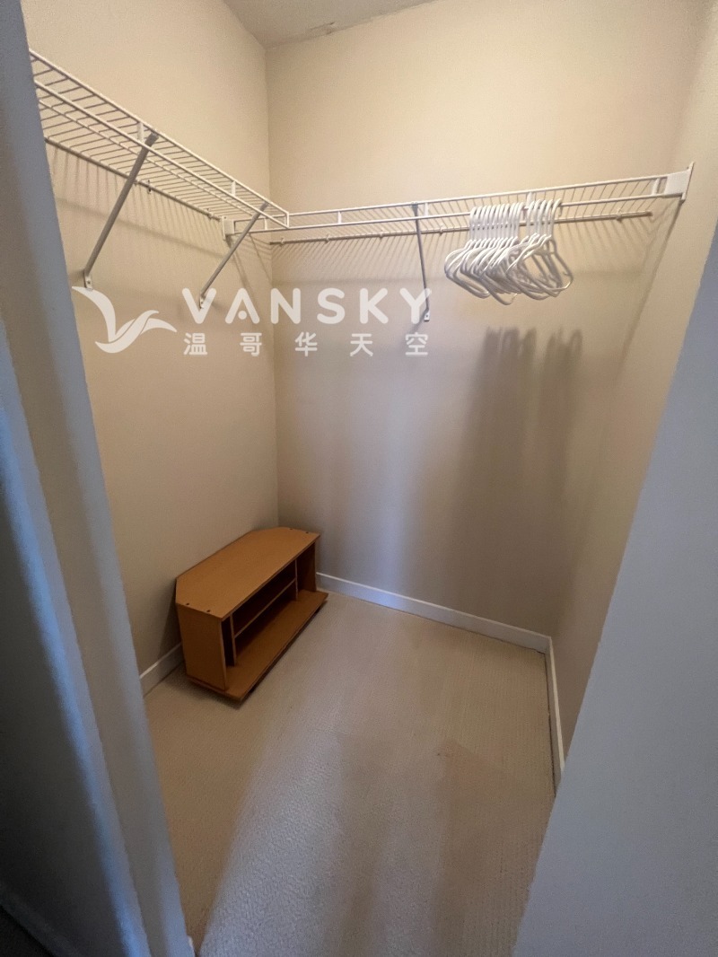 250212105333_master bedroom walk in closet.jpg